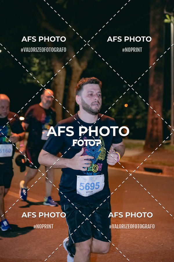 Compra tus fotos del eventoNeon Night Run 2019 - Belo Horizonte En Fotop