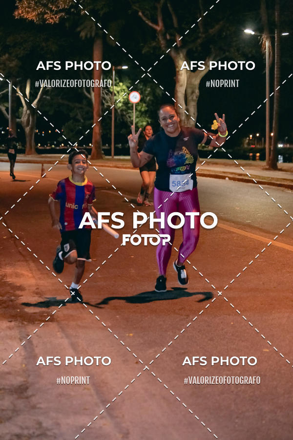 Buy your photos of the eventNeon Night Run 2019 - Belo Horizonte on Fotop