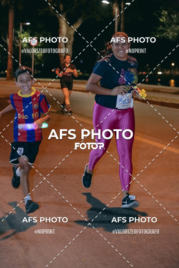 Buy your photos of the eventNeon Night Run 2019 - Belo Horizonte on Fotop
