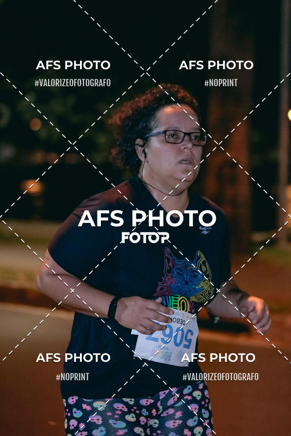 Buy your photos of the eventNeon Night Run 2019 - Belo Horizonte on Fotop