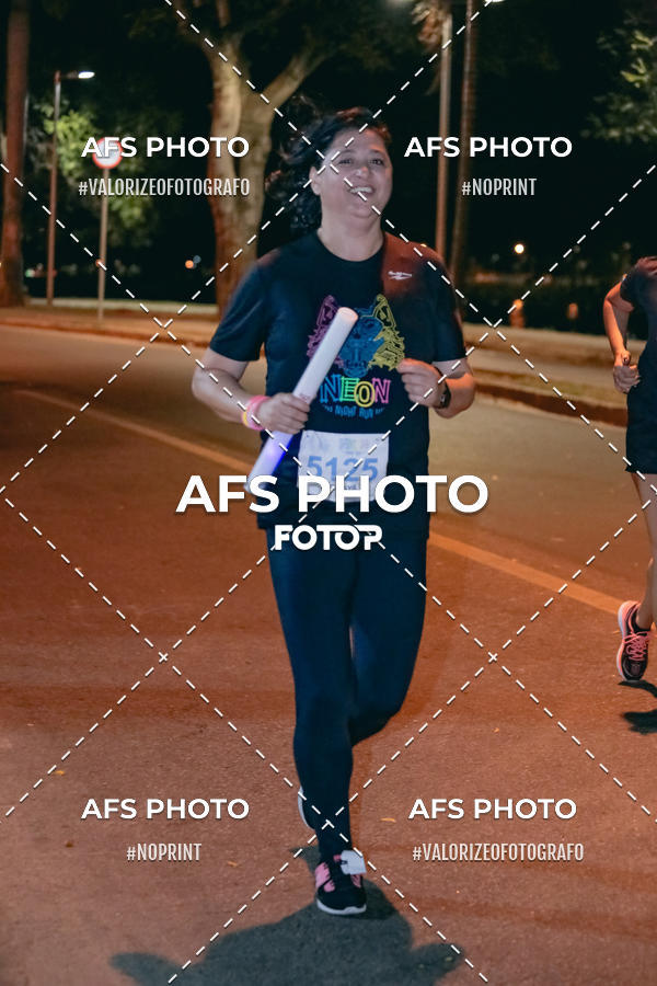 Buy your photos of the eventNeon Night Run 2019 - Belo Horizonte on Fotop