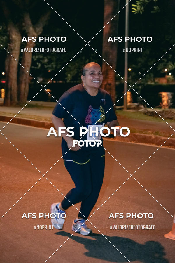 Buy your photos of the eventNeon Night Run 2019 - Belo Horizonte on Fotop