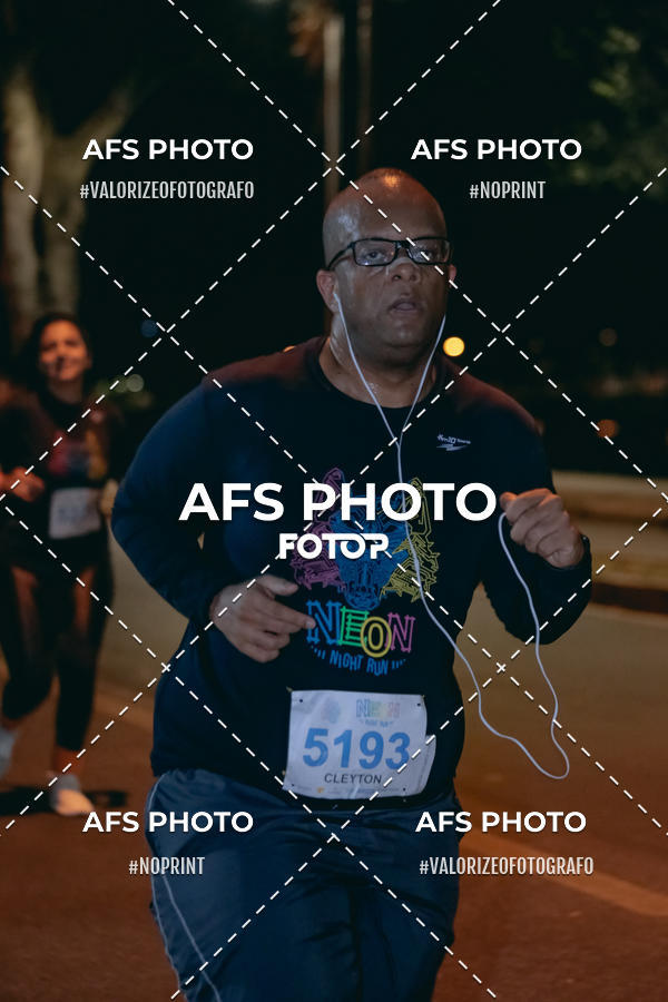 Buy your photos of the eventNeon Night Run 2019 - Belo Horizonte on Fotop