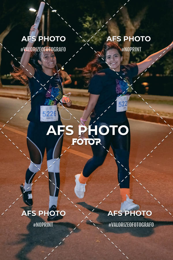 Buy your photos of the eventNeon Night Run 2019 - Belo Horizonte on Fotop
