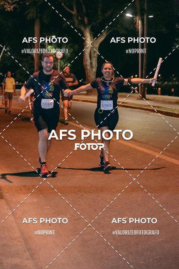 Buy your photos of the eventNeon Night Run 2019 - Belo Horizonte on Fotop