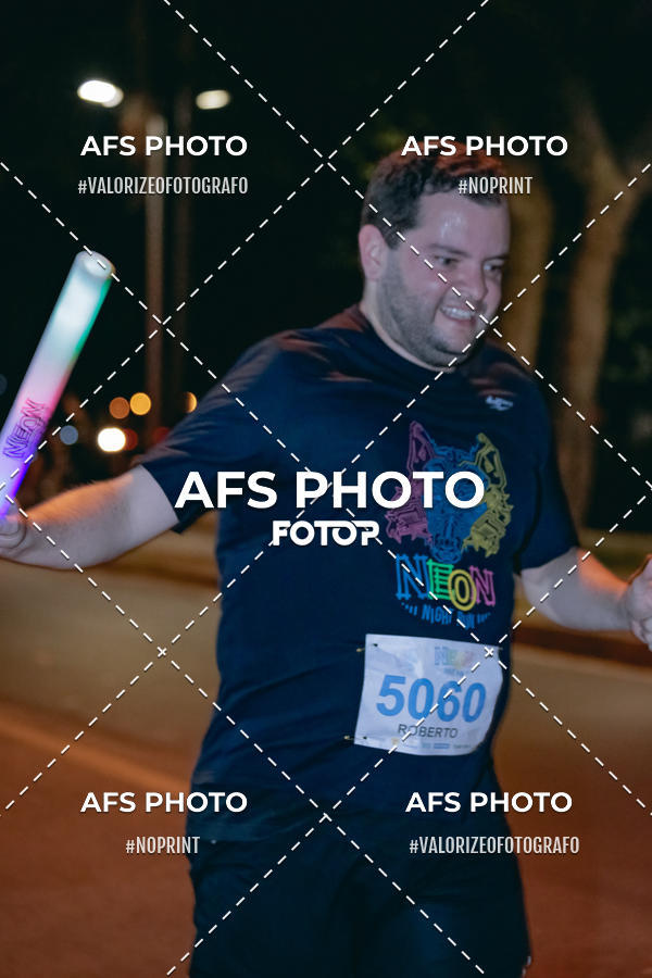 Buy your photos of the eventNeon Night Run 2019 - Belo Horizonte on Fotop