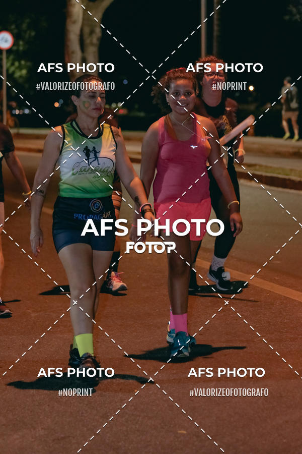 Buy your photos of the eventNeon Night Run 2019 - Belo Horizonte on Fotop