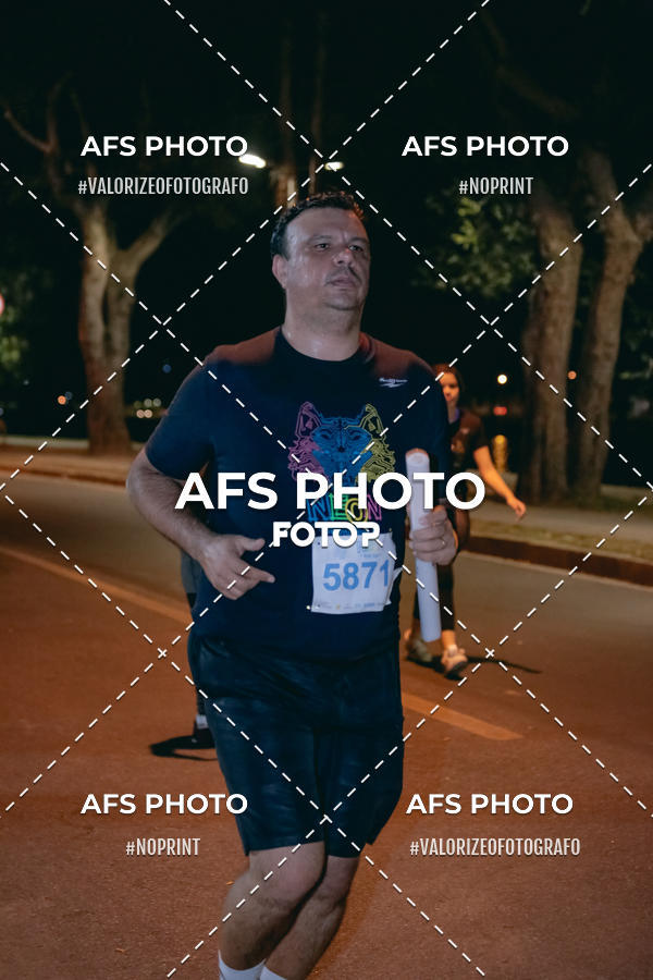 Achetez vos photos de l'vnementNeon Night Run 2019 - Belo Horizonte sur Fotop