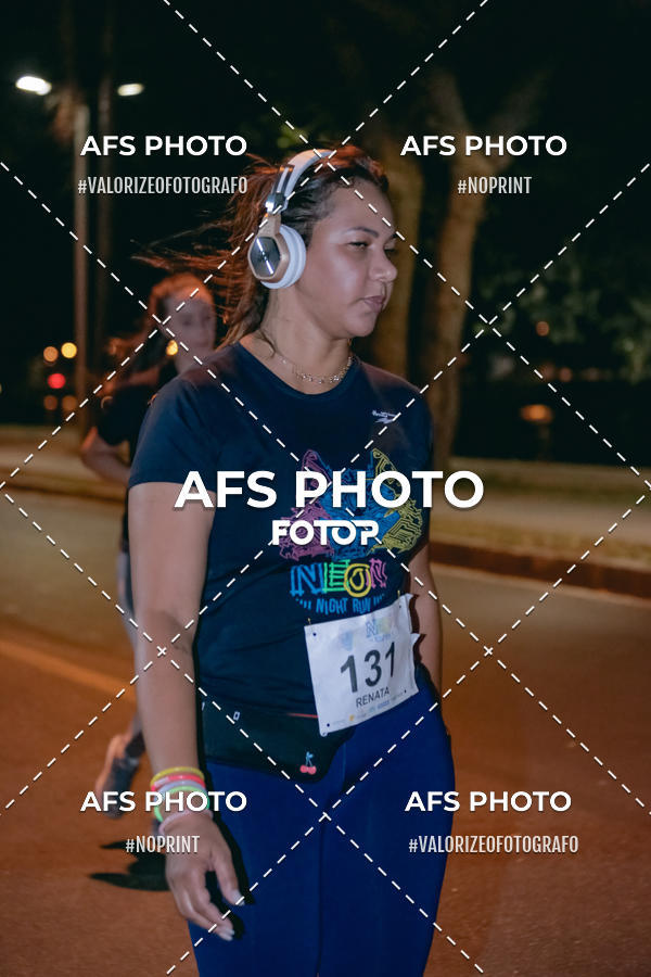 Achetez vos photos de l'vnementNeon Night Run 2019 - Belo Horizonte sur Fotop