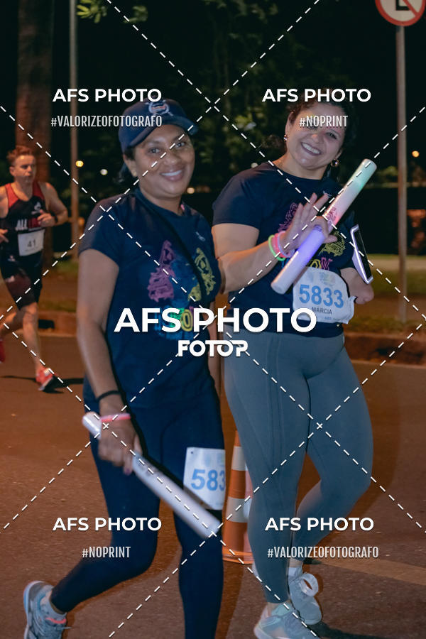 Achetez vos photos de l'vnementNeon Night Run 2019 - Belo Horizonte sur Fotop
