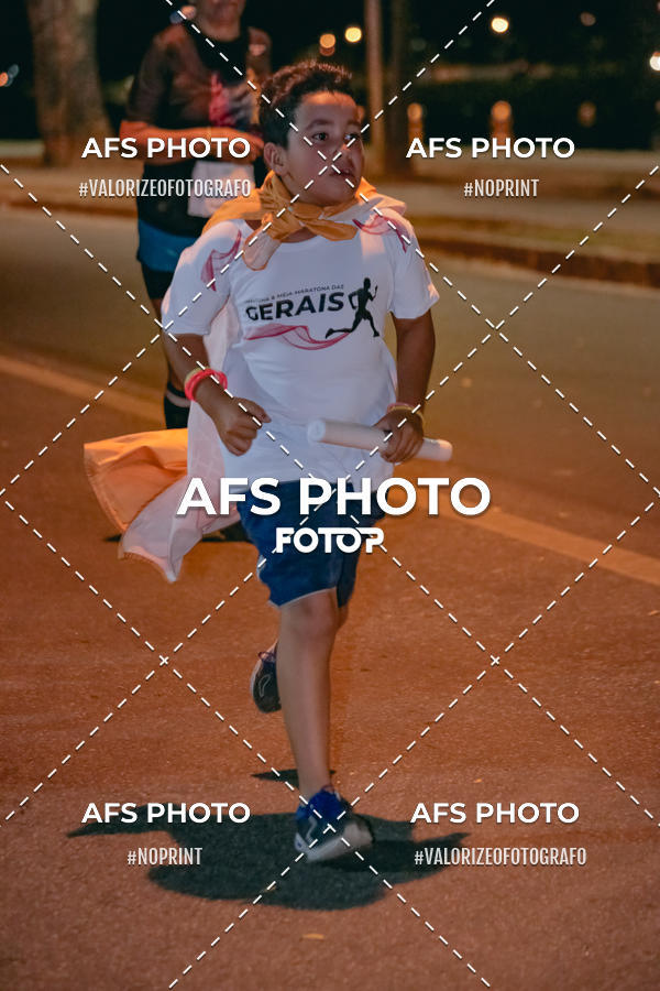 Achetez vos photos de l'vnementNeon Night Run 2019 - Belo Horizonte sur Fotop