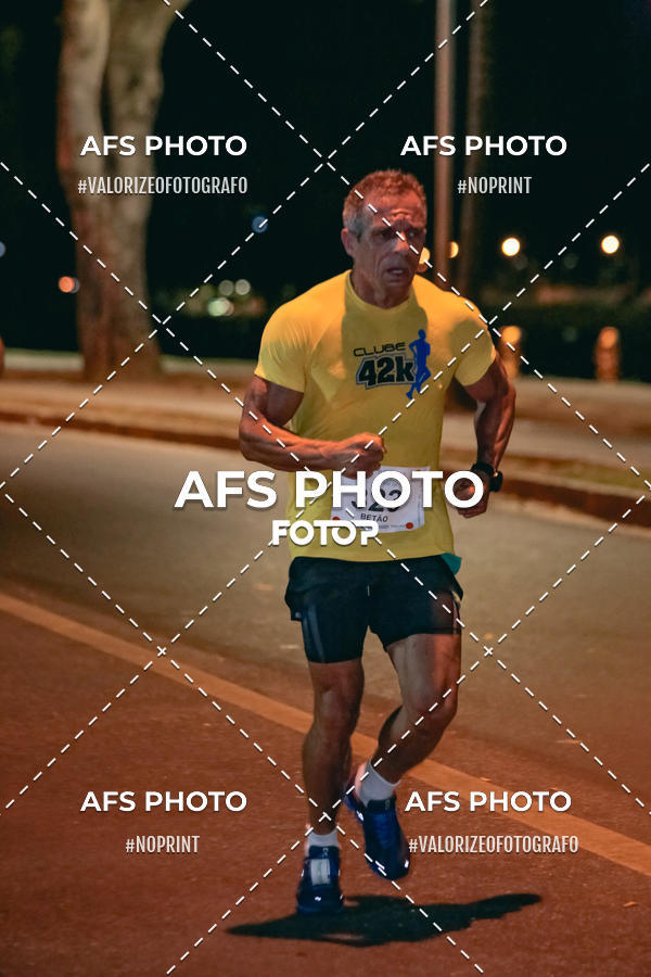 Achetez vos photos de l'vnementNeon Night Run 2019 - Belo Horizonte sur Fotop