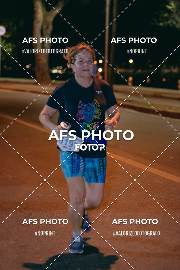 Achetez vos photos de l'vnementNeon Night Run 2019 - Belo Horizonte sur Fotop