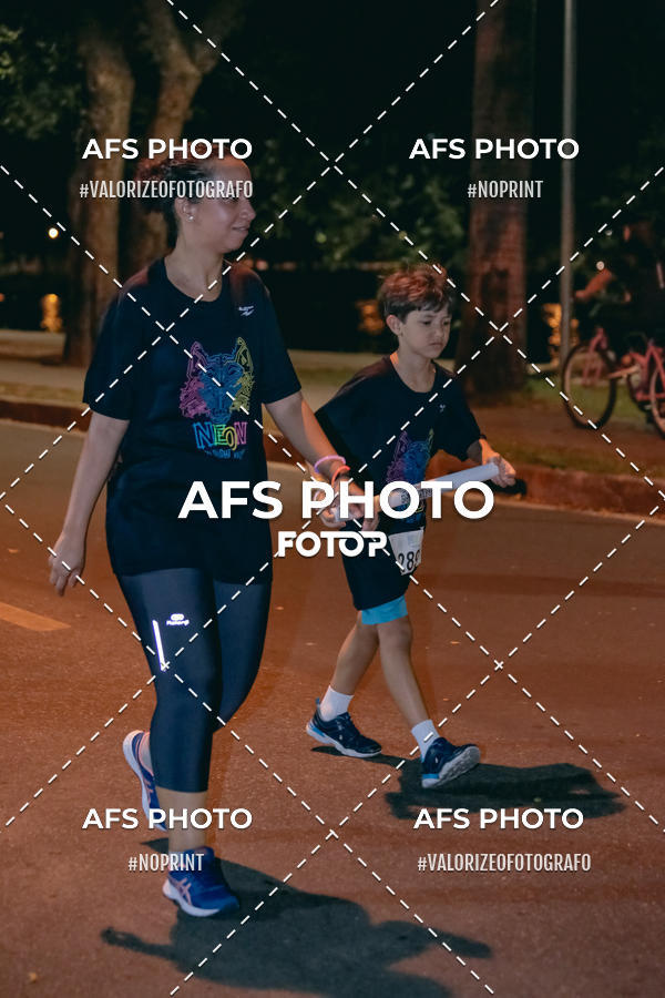 Acquista le foto dell'eventoNeon Night Run 2019 - Belo Horizonte in Fotop