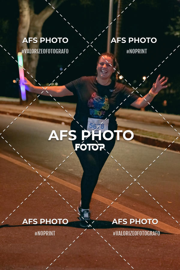 Acquista le foto dell'eventoNeon Night Run 2019 - Belo Horizonte in Fotop
