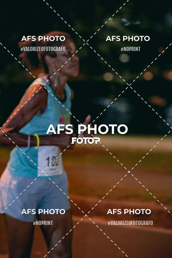 Achetez vos photos de l'vnementNeon Night Run 2019 - Belo Horizonte sur Fotop