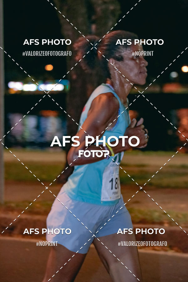 Achetez vos photos de l'vnementNeon Night Run 2019 - Belo Horizonte sur Fotop