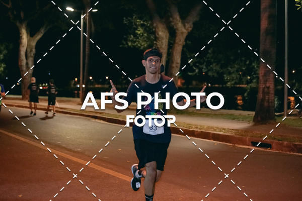 Achetez vos photos de l'vnementNeon Night Run 2019 - Belo Horizonte sur Fotop