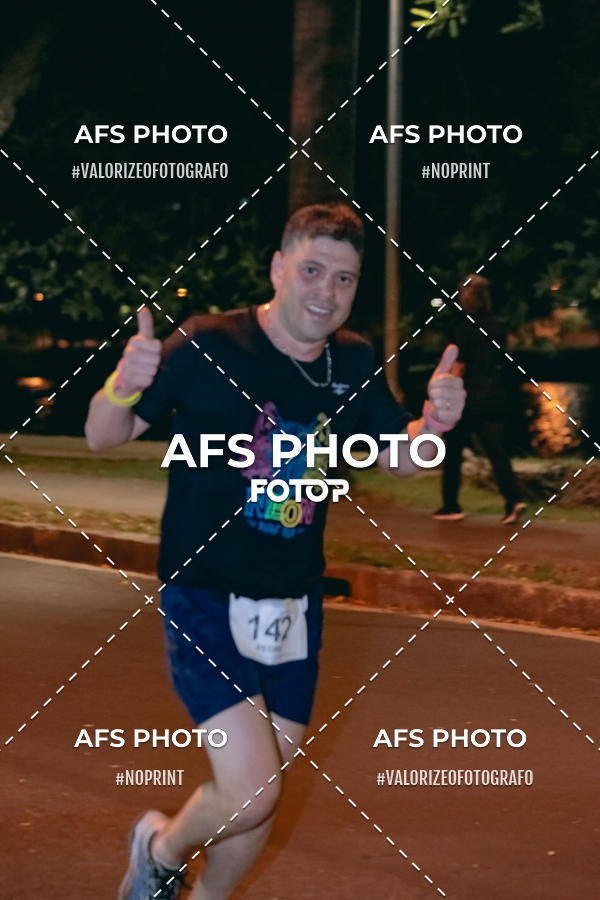 Achetez vos photos de l'vnementNeon Night Run 2019 - Belo Horizonte sur Fotop