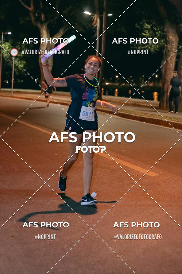 Achetez vos photos de l'vnementNeon Night Run 2019 - Belo Horizonte sur Fotop