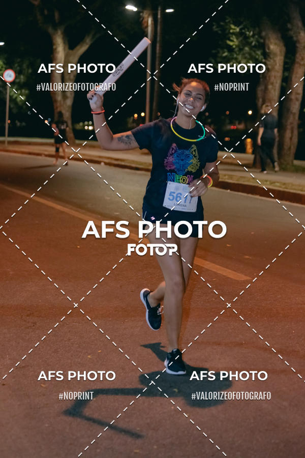 Achetez vos photos de l'vnementNeon Night Run 2019 - Belo Horizonte sur Fotop
