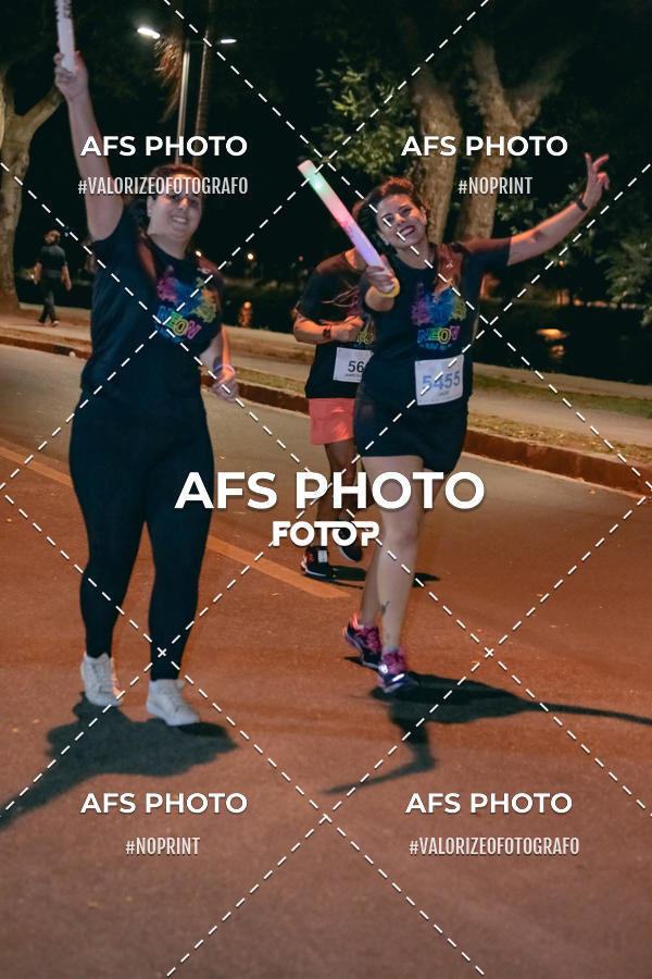 Acquista le foto dell'eventoNeon Night Run 2019 - Belo Horizonte in Fotop