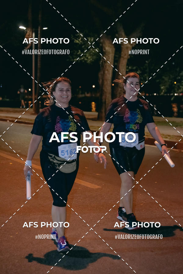Acquista le foto dell'eventoNeon Night Run 2019 - Belo Horizonte in Fotop