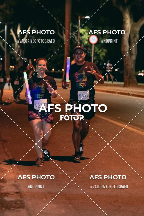 Acquista le foto dell'eventoNeon Night Run 2019 - Belo Horizonte in Fotop