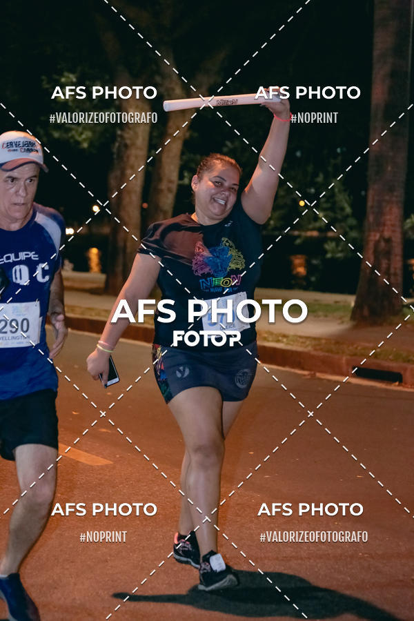 Compre suas fotos do eventoNeon Night Run 2019 - Belo Horizonte no Fotop