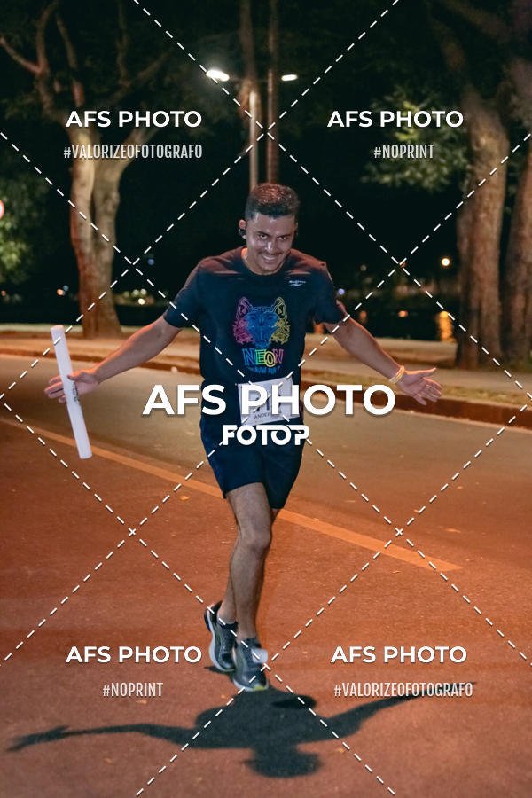 Compre suas fotos do eventoNeon Night Run 2019 - Belo Horizonte no Fotop