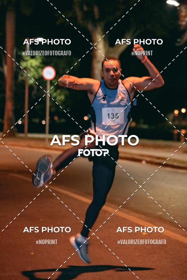 Compre suas fotos do eventoNeon Night Run 2019 - Belo Horizonte no Fotop