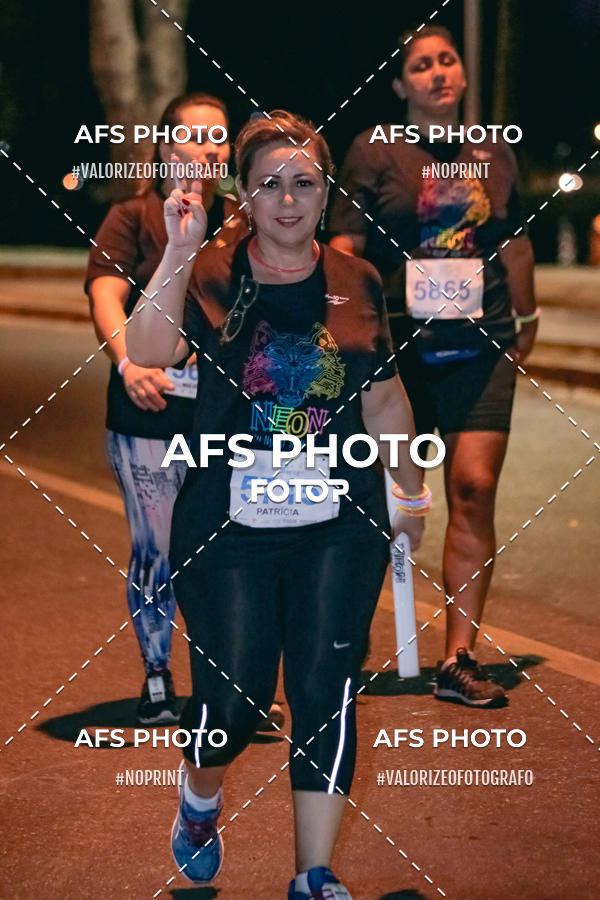 Compra tus fotos del eventoNeon Night Run 2019 - Belo Horizonte En Fotop
