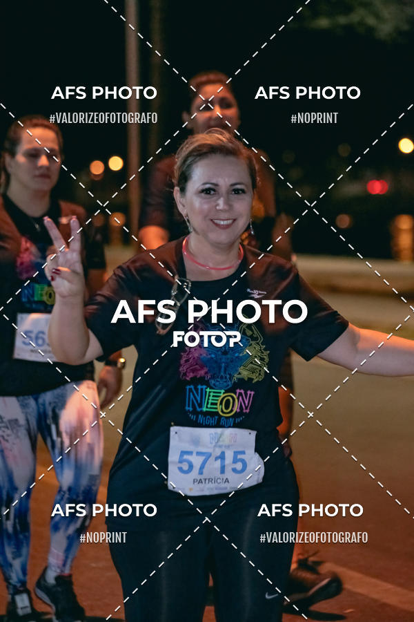 Compra tus fotos del eventoNeon Night Run 2019 - Belo Horizonte En Fotop