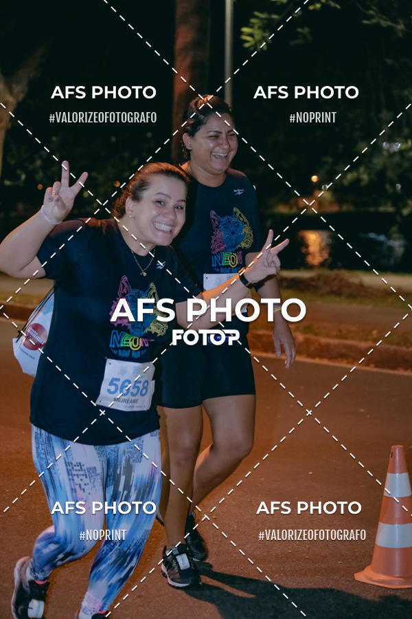 Compra tus fotos del eventoNeon Night Run 2019 - Belo Horizonte En Fotop