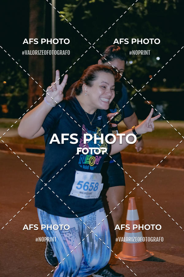 Compra tus fotos del eventoNeon Night Run 2019 - Belo Horizonte En Fotop