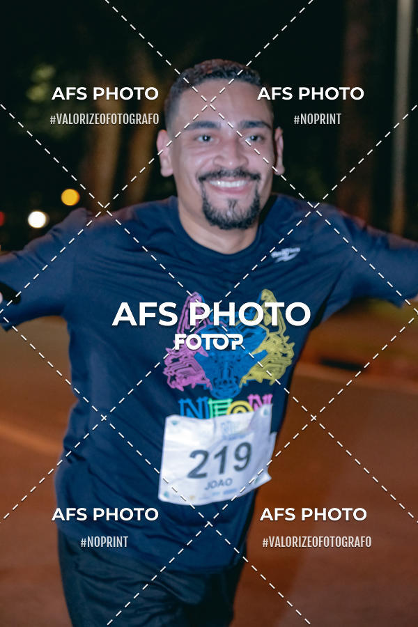 Compra tus fotos del eventoNeon Night Run 2019 - Belo Horizonte En Fotop