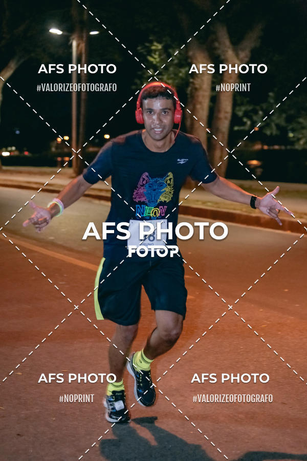 Compra tus fotos del eventoNeon Night Run 2019 - Belo Horizonte En Fotop