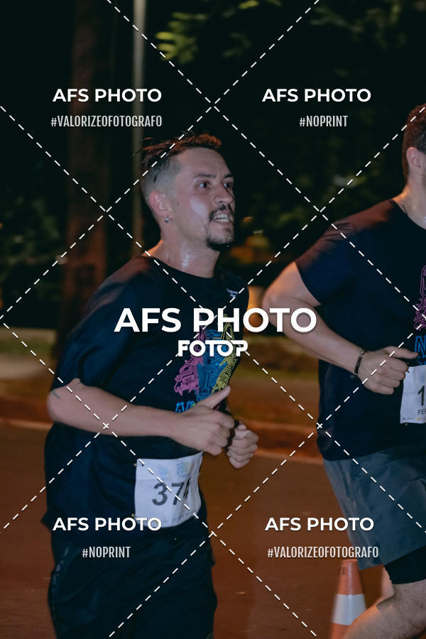 Compra tus fotos del eventoNeon Night Run 2019 - Belo Horizonte En Fotop