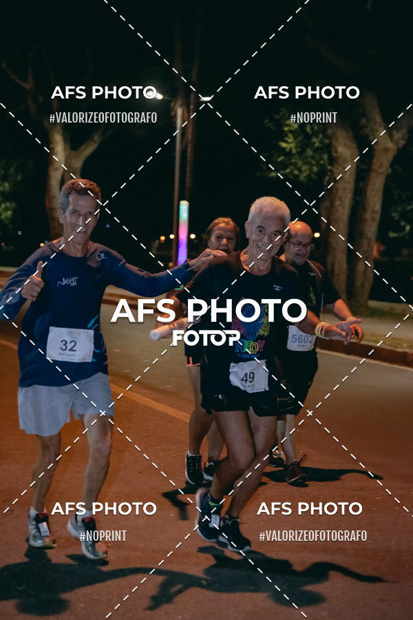 Compra tus fotos del eventoNeon Night Run 2019 - Belo Horizonte En Fotop