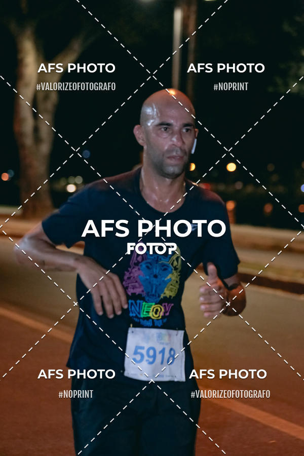 Achetez vos photos de l'vnementNeon Night Run 2019 - Belo Horizonte sur Fotop
