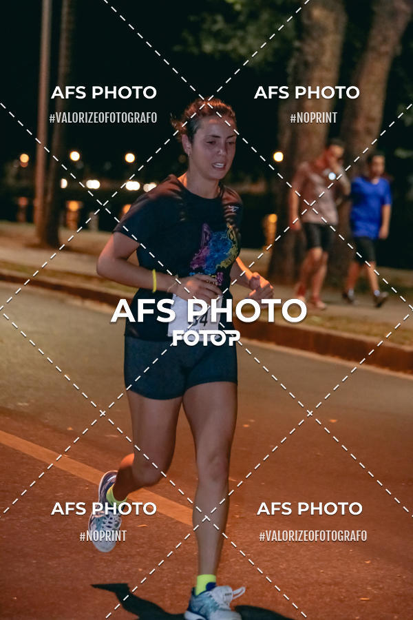 Achetez vos photos de l'vnementNeon Night Run 2019 - Belo Horizonte sur Fotop
