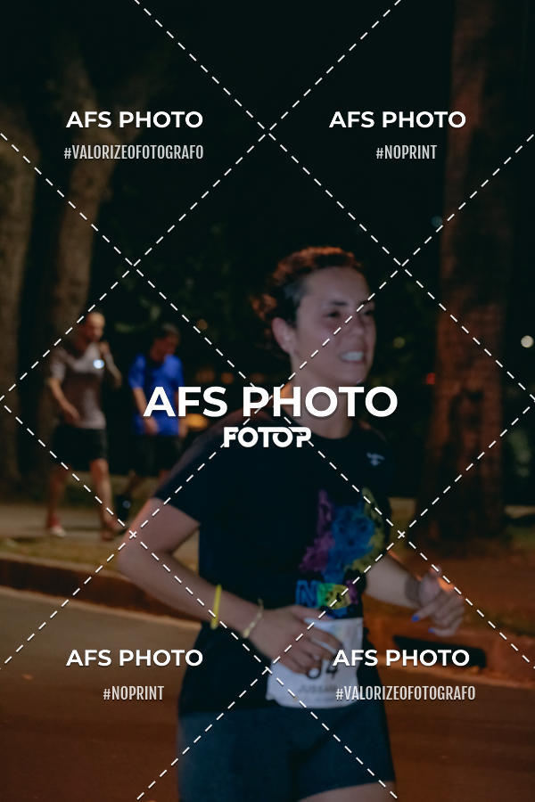 Achetez vos photos de l'vnementNeon Night Run 2019 - Belo Horizonte sur Fotop