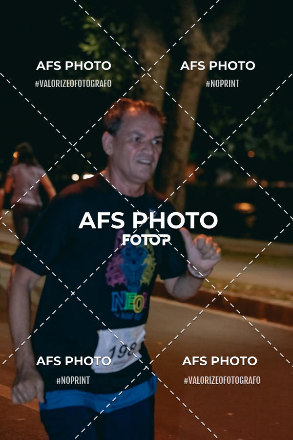 Achetez vos photos de l'vnementNeon Night Run 2019 - Belo Horizonte sur Fotop