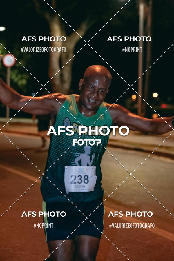 Achetez vos photos de l'vnementNeon Night Run 2019 - Belo Horizonte sur Fotop