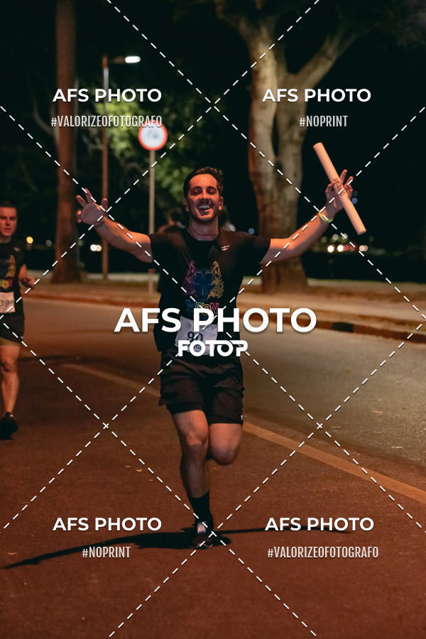Achetez vos photos de l'vnementNeon Night Run 2019 - Belo Horizonte sur Fotop