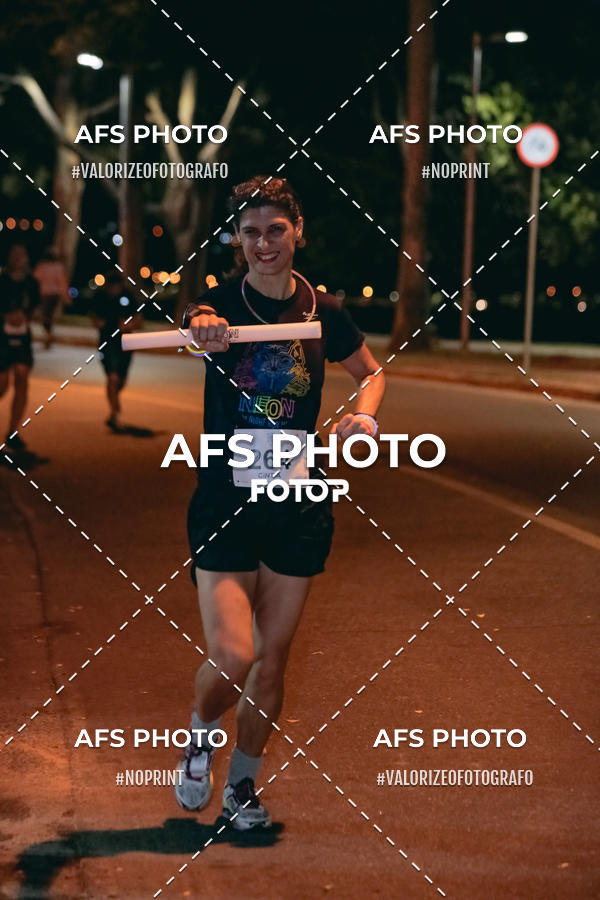 Compra tus fotos del eventoNeon Night Run 2019 - Belo Horizonte En Fotop