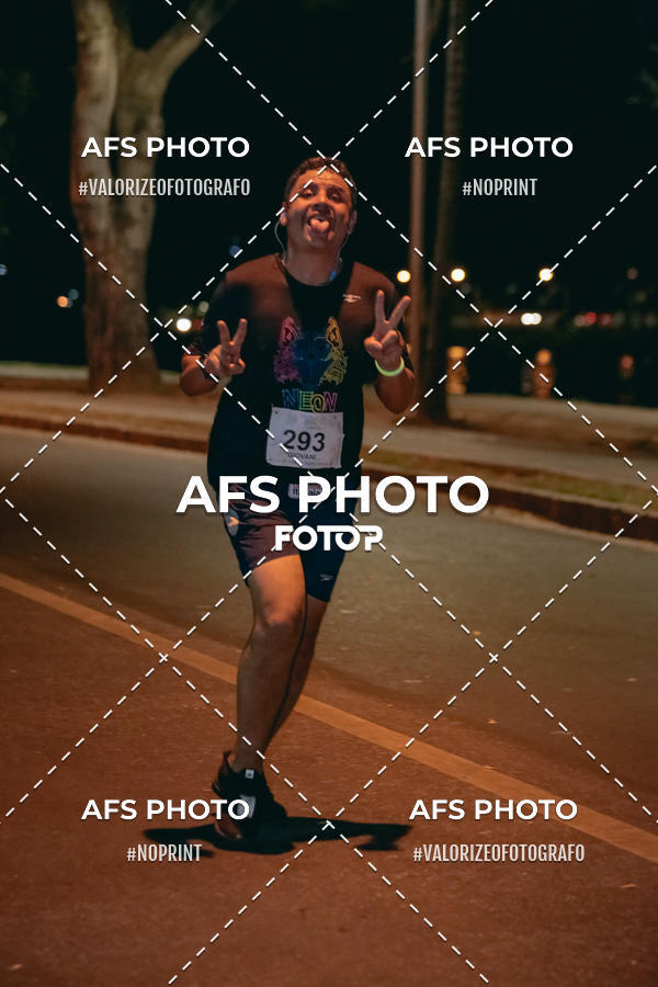 Compra tus fotos del eventoNeon Night Run 2019 - Belo Horizonte En Fotop