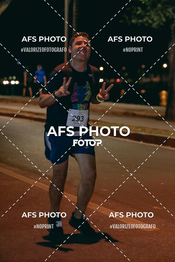 Compra tus fotos del eventoNeon Night Run 2019 - Belo Horizonte En Fotop