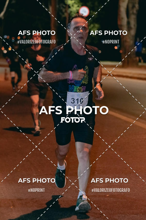 Compra tus fotos del eventoNeon Night Run 2019 - Belo Horizonte En Fotop