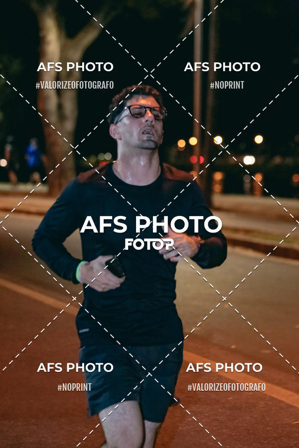 Compra tus fotos del eventoNeon Night Run 2019 - Belo Horizonte En Fotop